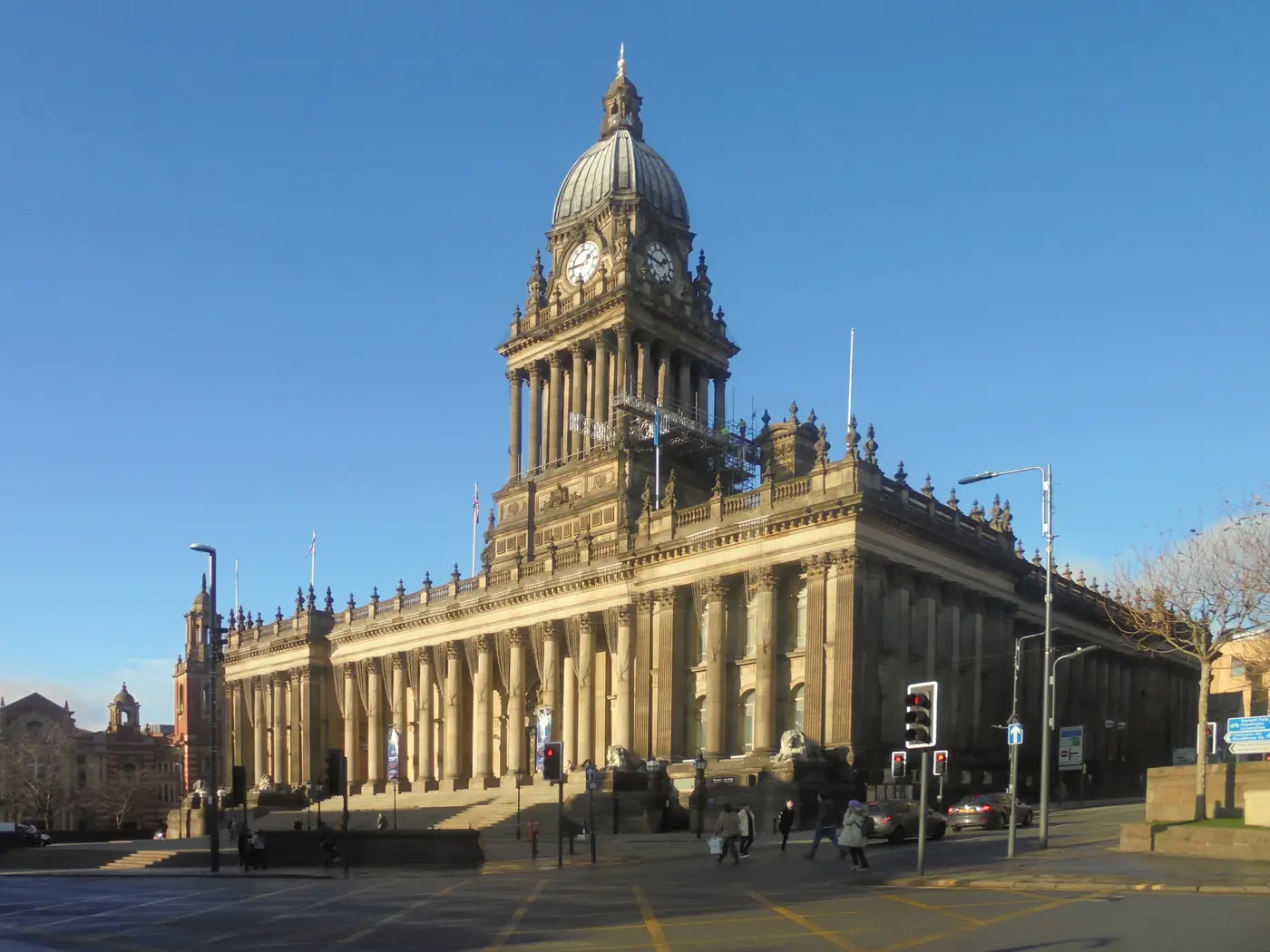 Leeds Town Hall on a clear day
